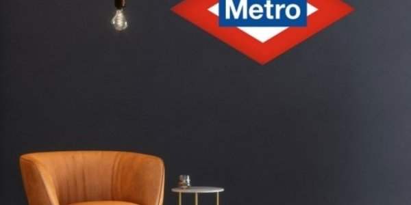 Des panneaux du métro de Madrid comme objet souvenir
